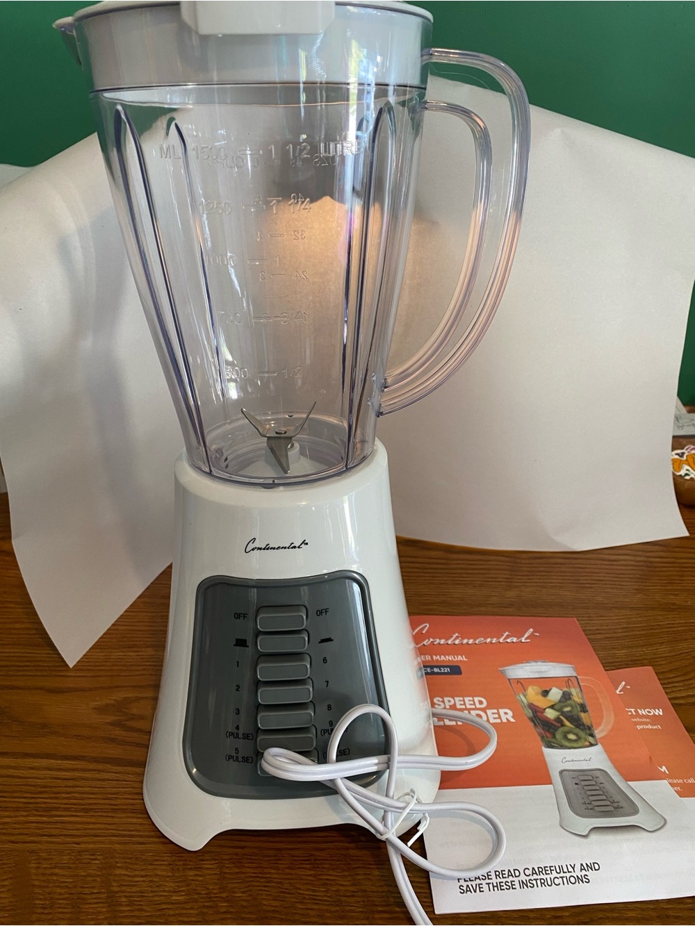 8-Speed White Countertop Blender